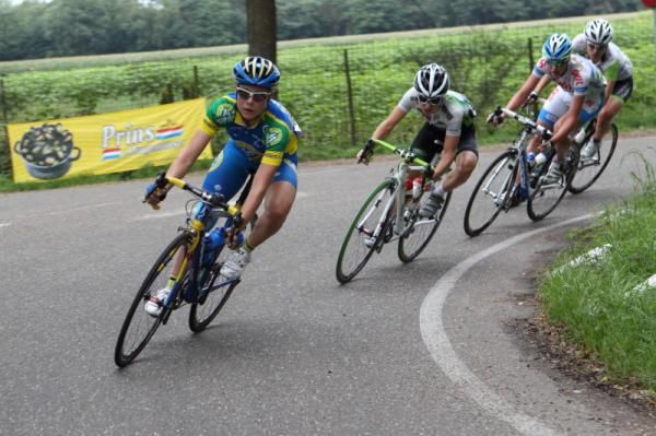 Linda Villumsen (AA Drink) leads around a corner