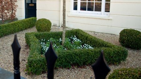 symmetry - front garden ideas