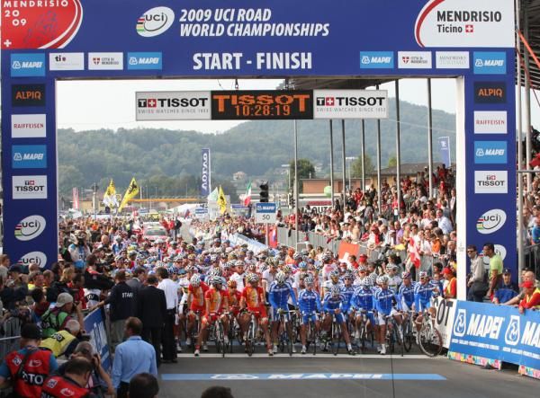 The scene at the start in Mendrisio on Sunday morning.