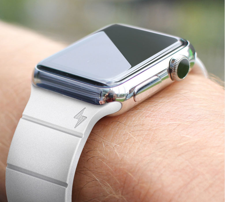 Apple watch battery. Эпл вотч s8. Эппл вотч 2020. Часы эпл s8. Эпл вотч хромированные.
