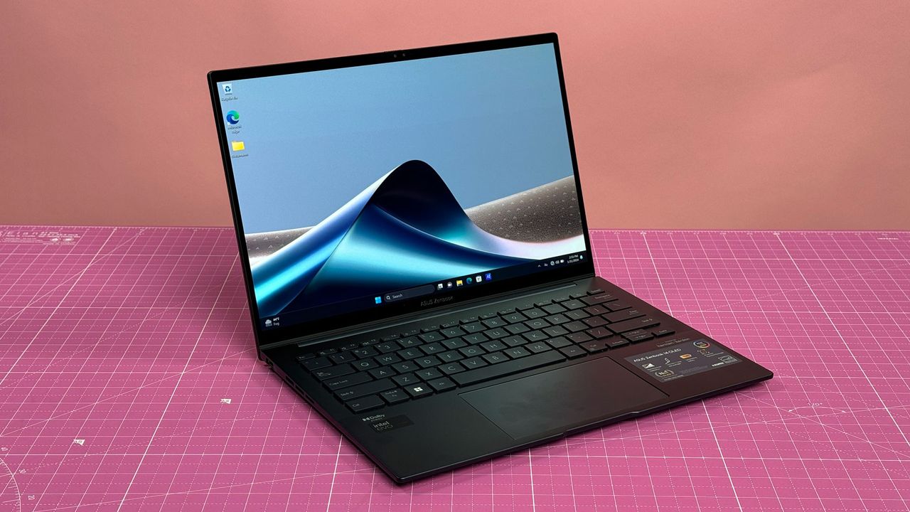 Asus Zenbook 14 OLED (UX3405M) review: Great specs for the right