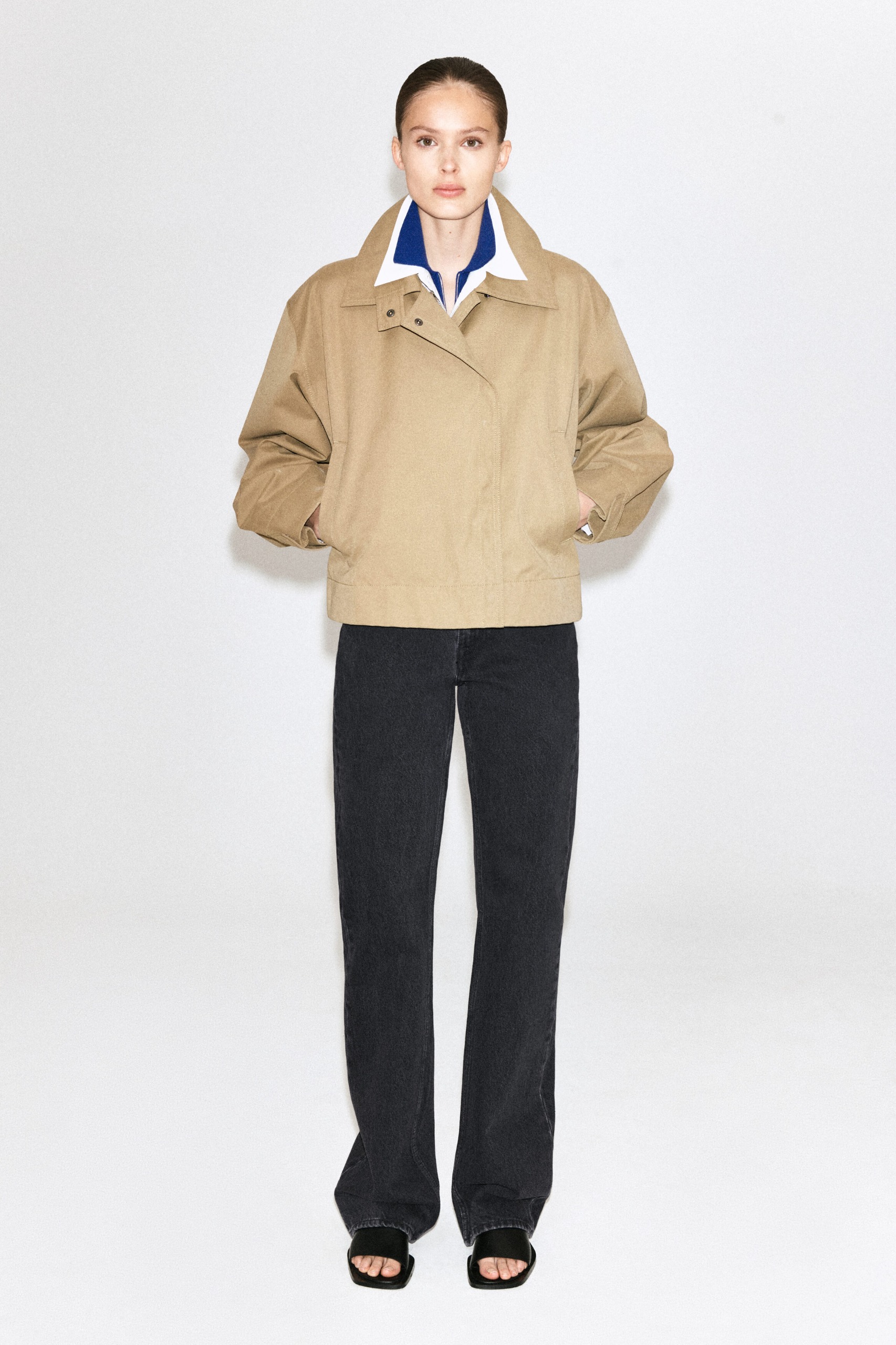 Rounded Short Trench Coat