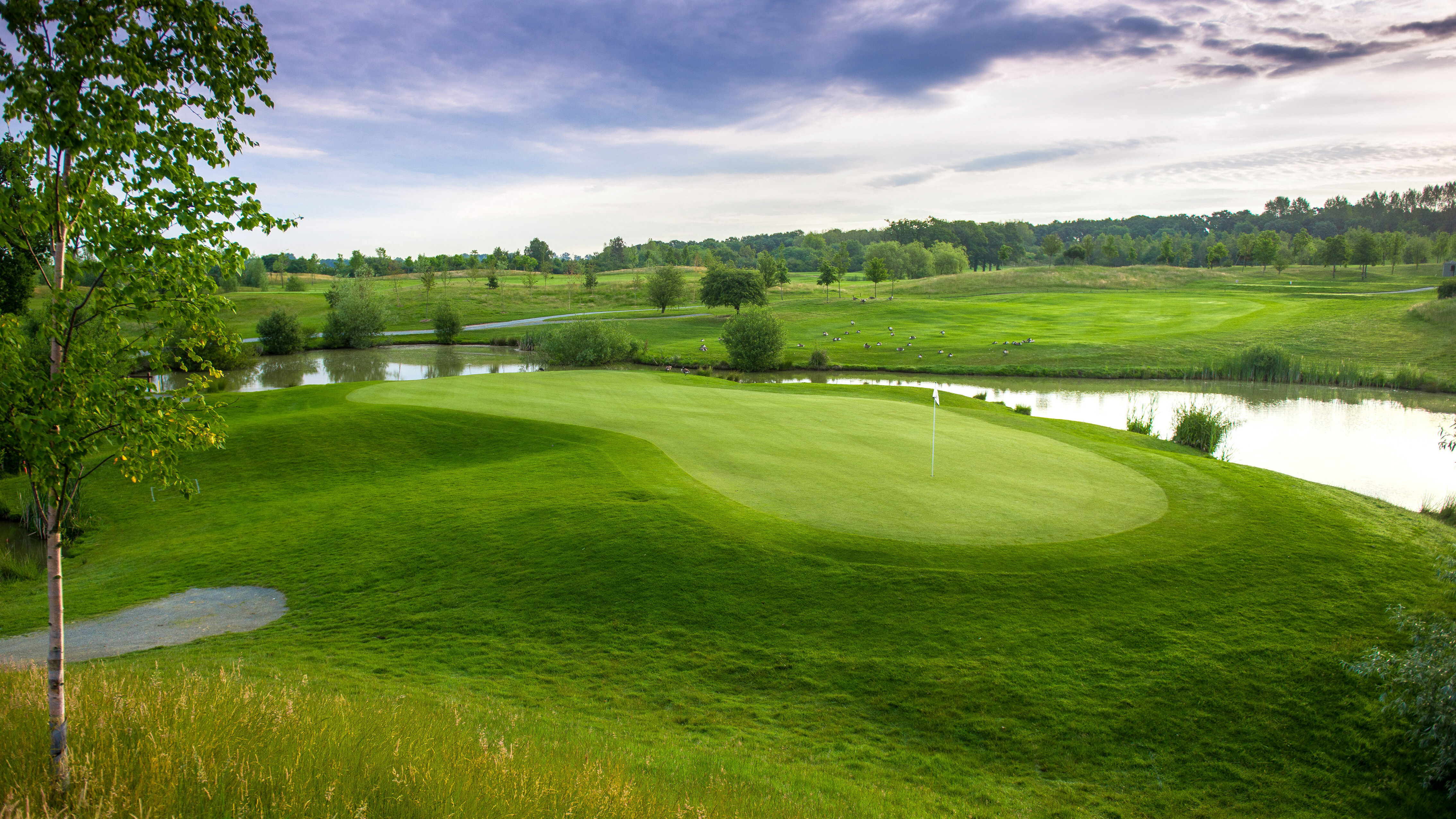 The Shire London - Hole 1
