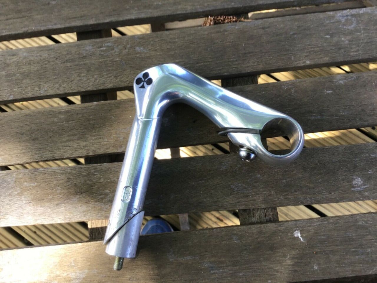 This rather special ITM Goccia quill stem features the Colnago 'clubs' logo