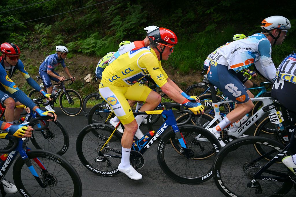 Mads Pedersen went for yellow shorts at the Crit&eacute;rium du Dauphin&eacute;