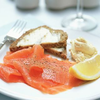 smoked salmon and brown bread