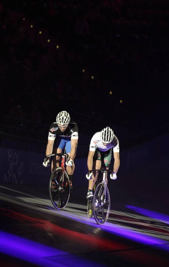 Sur place sprint between Mickael Bourgain and Teun Mulder at Rotterdam Six