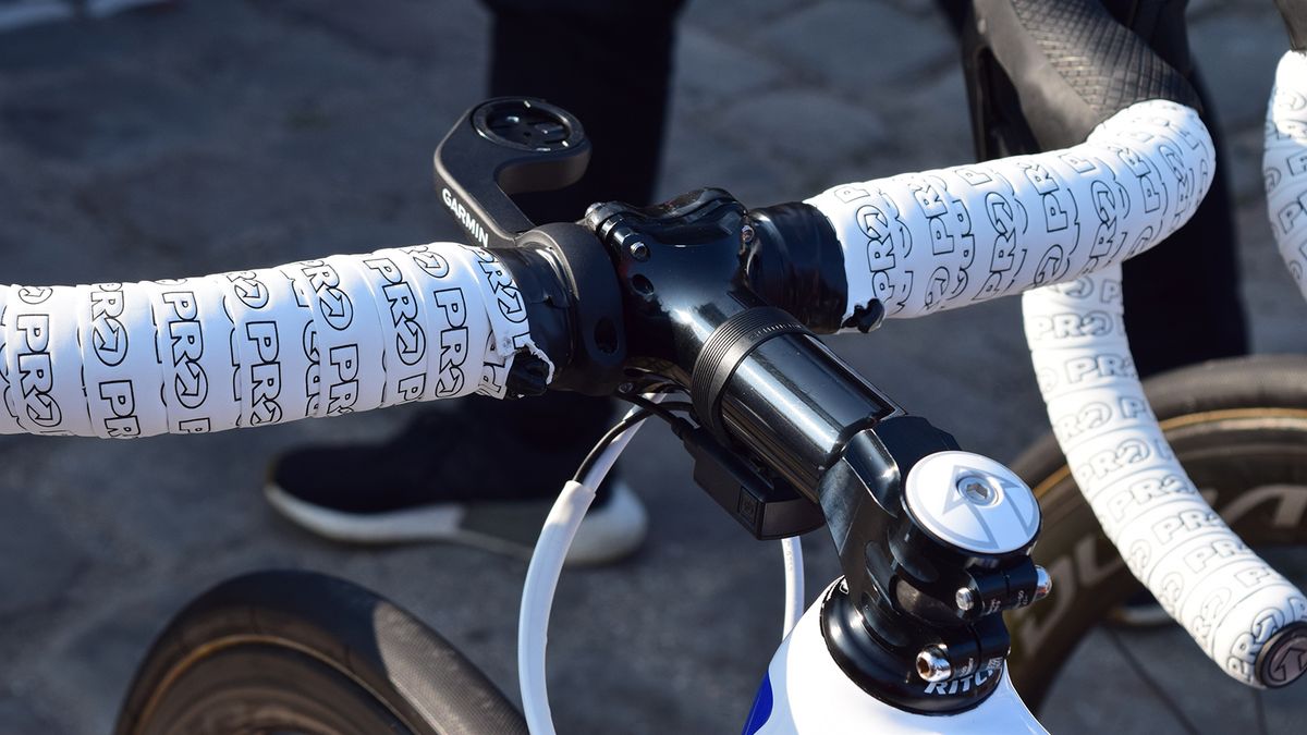 Demare is another rider with satellite shifters, this time in his thumb position when riding on the handlebar tops