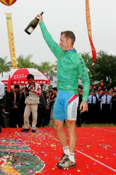 Boris Shpilevsky (Russia) in the sprinters jersey.