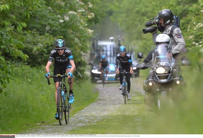 Chris Froome find the best line
