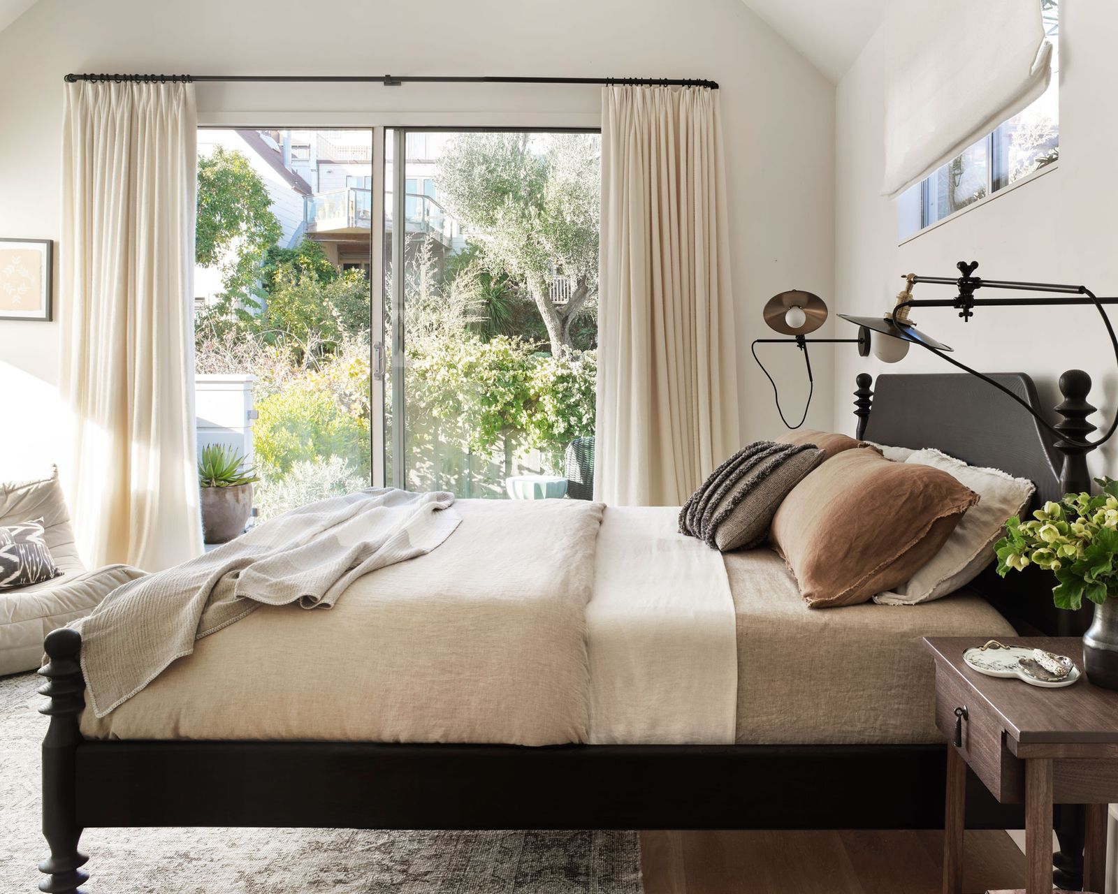 The best curtain color to make a small room look bigger Homes and Gardens