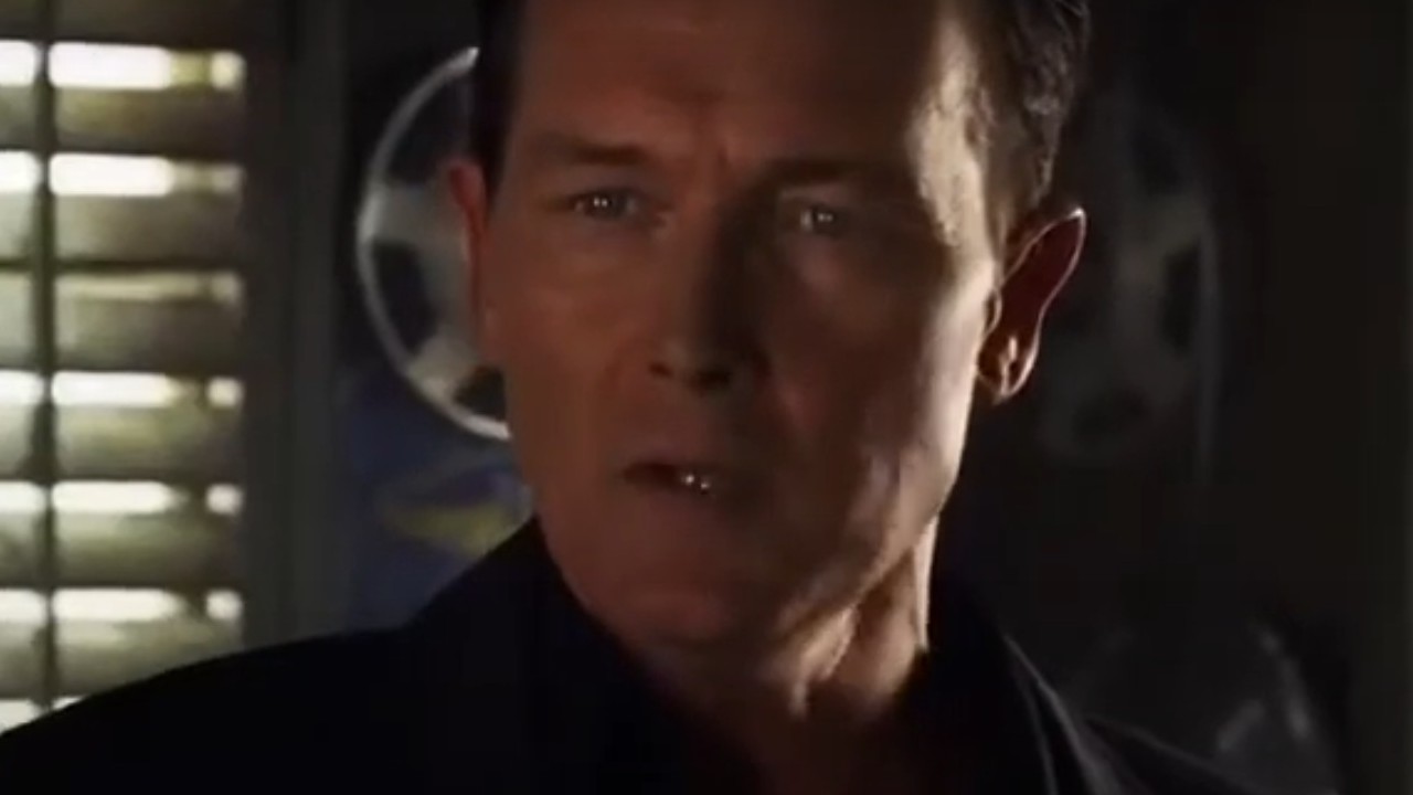 Robert Patrick staring down his foe in The Marine