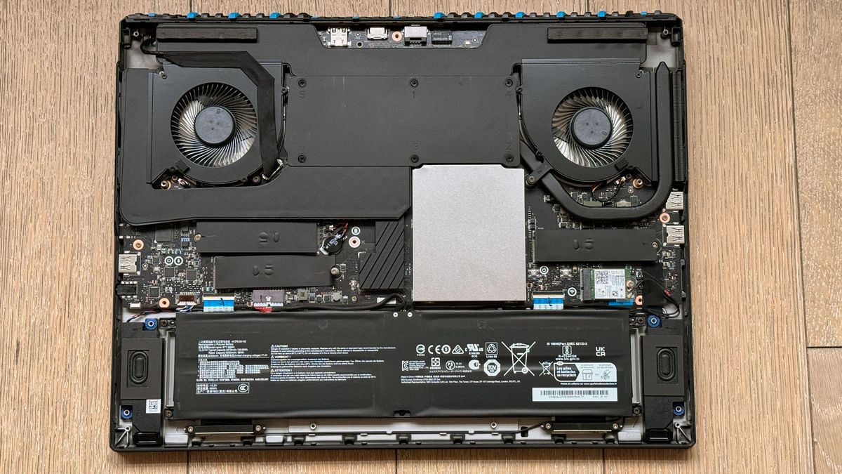 MSI Titan 18 HX
