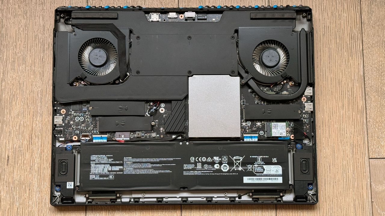 MSI Titan 18 HX