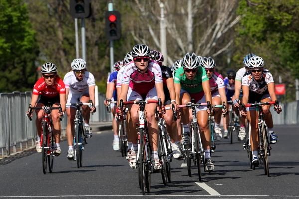 MB Cycles keeps the pace high before the sprint prime for sprint competition leader, Kirsty Broun.