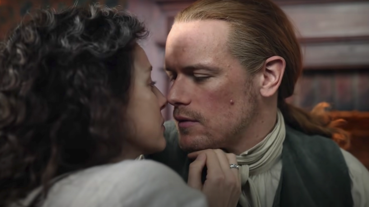 caitriona balfe and sam heughan in outlander season 6 on starz