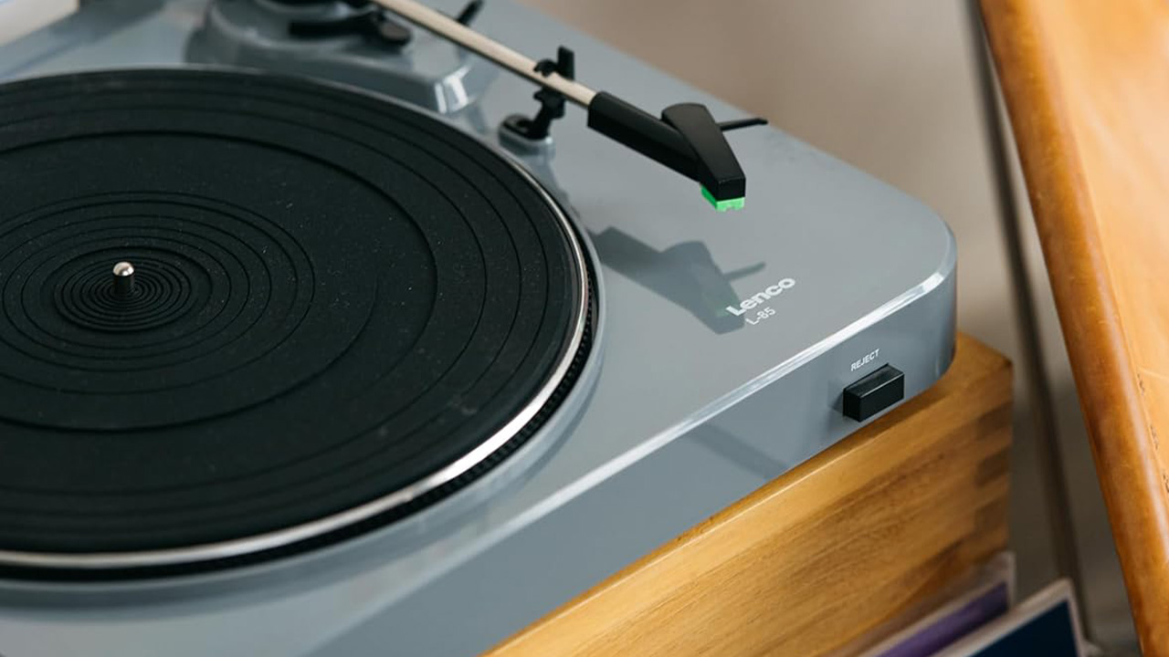  Lenco L-85 turntable