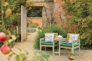Painting garden furniture will give it a fresh new look