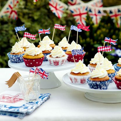 Golden Syrup-cupcakes-lemon icing-Jubilee-woman and home