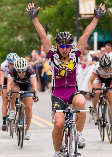 Laura Van Gilder (Mellow Mushroom Racing) takes her third Wilmington Grand Prix.