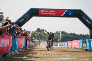 Joe Blackmore (Team Inspire) wins ahead of Connor Swift (Ineos Grenadiers) at the men’s elite race at 2023 British Gravel Championships