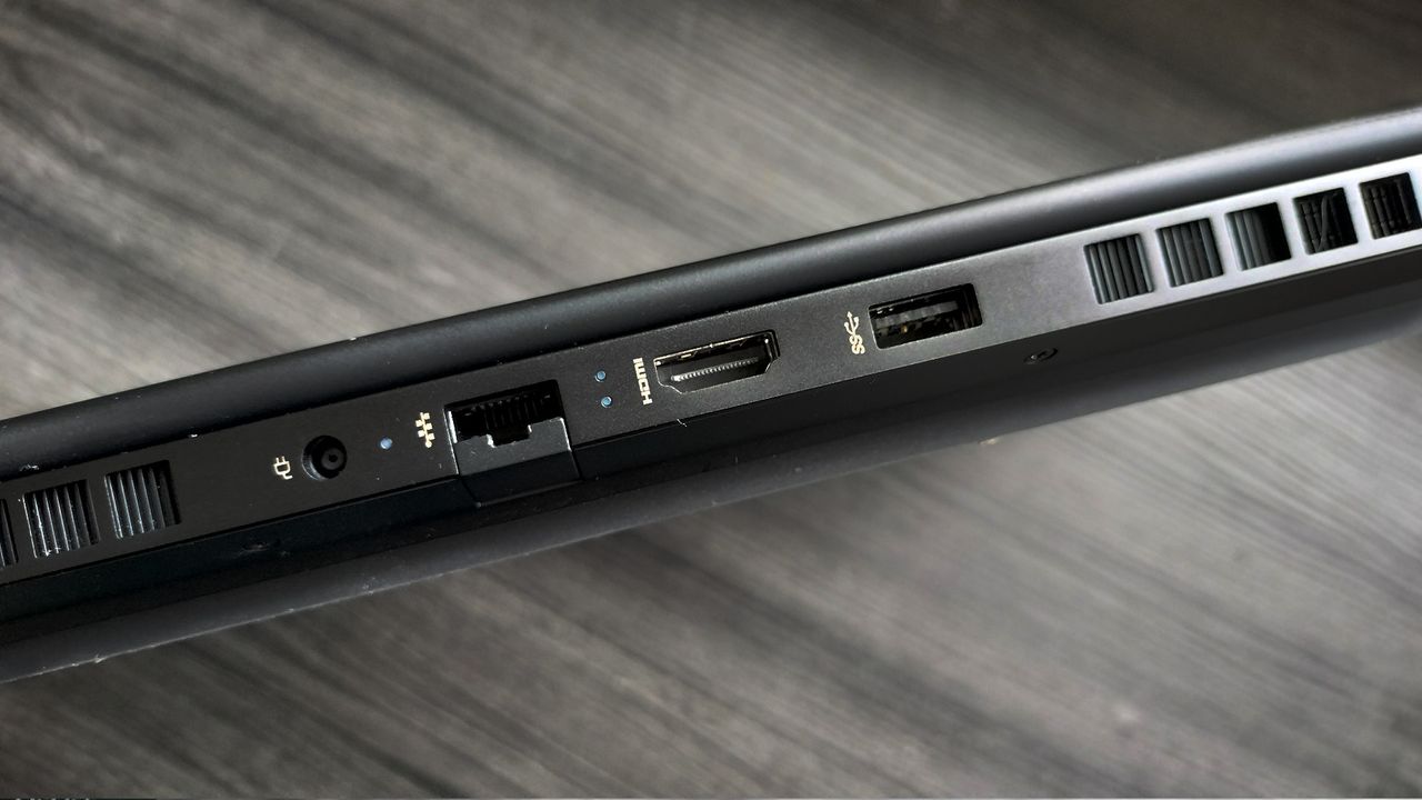 HP Omen 16 rear ports