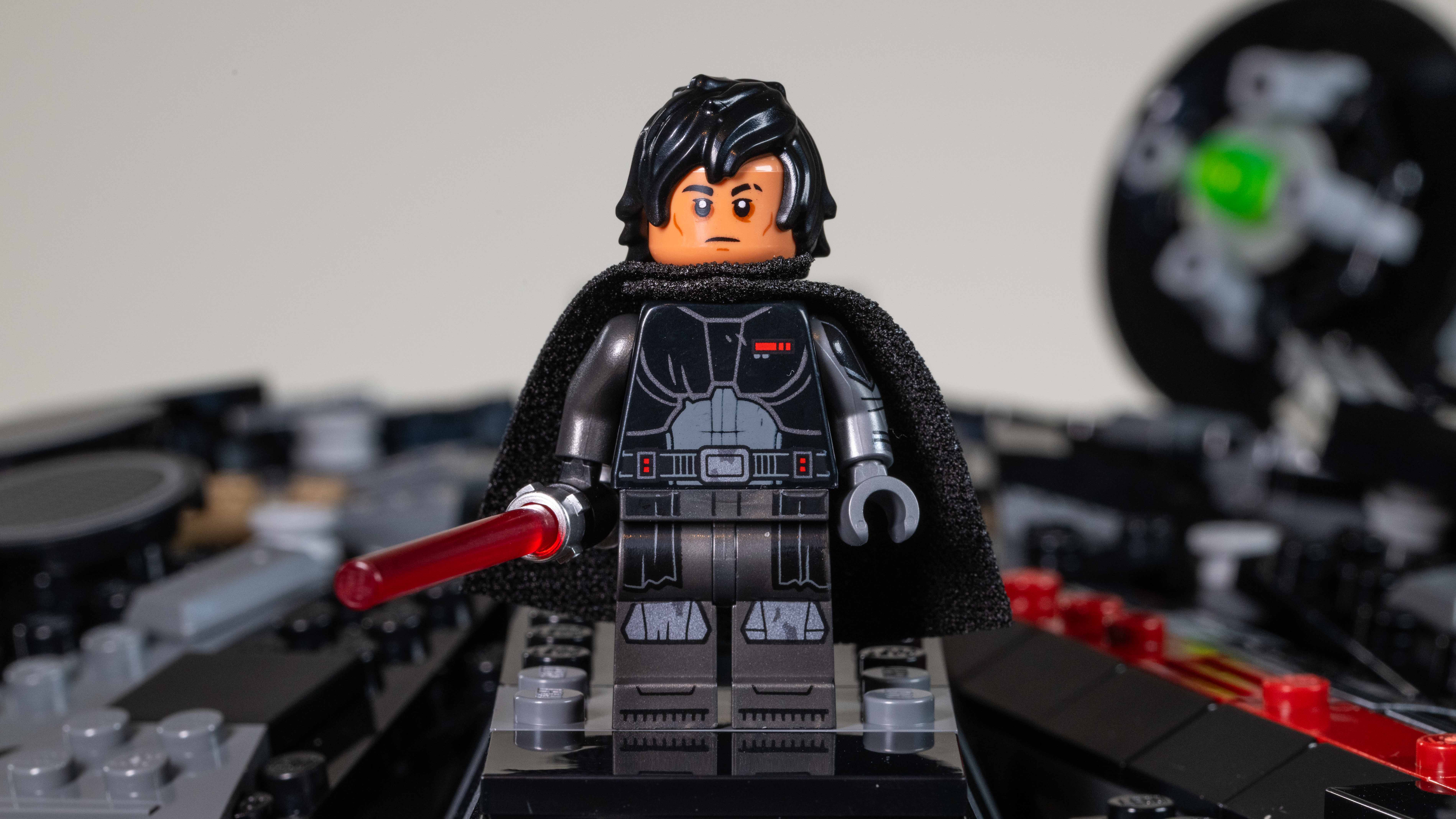 Lego Star Wars The Dark Falcon (75389) Darth Dev (front)