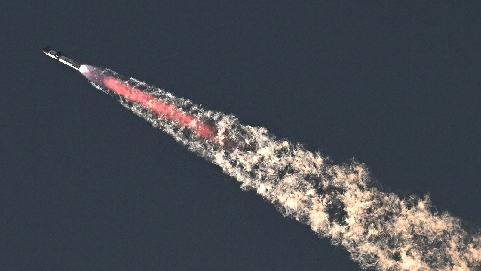 NASA signs new contract to use SpaceX's Starship — even though it keeps blowing up