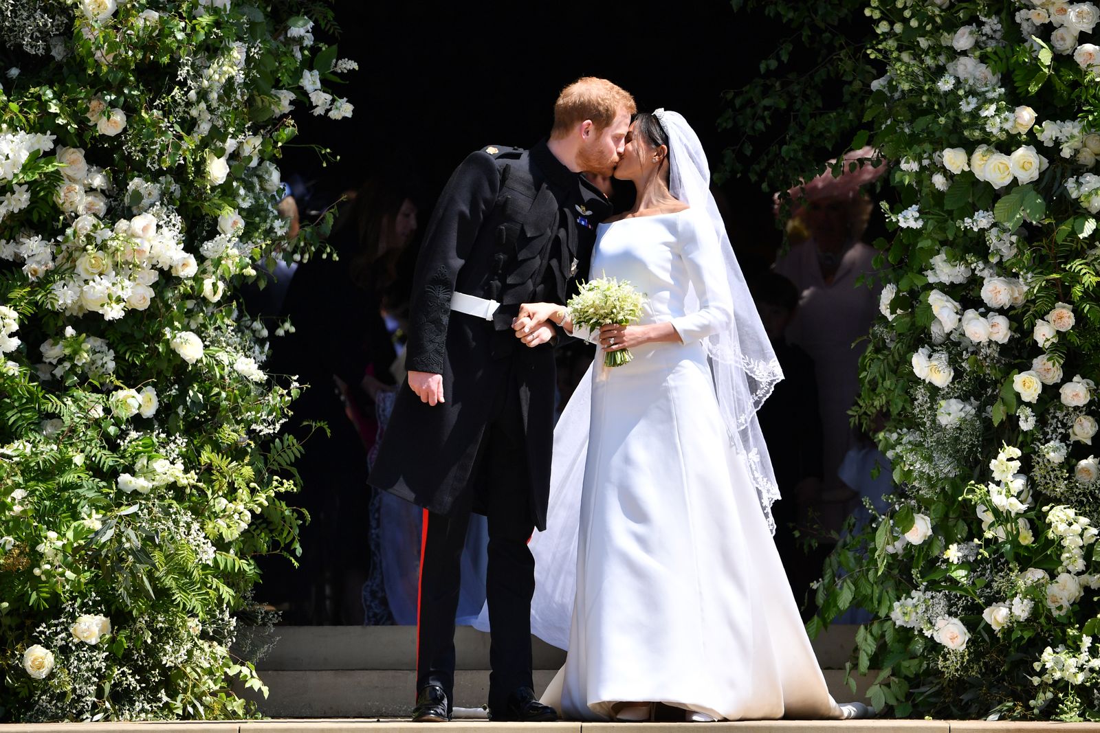 Can Prince Harry still be king and is he still a prince now he lives in