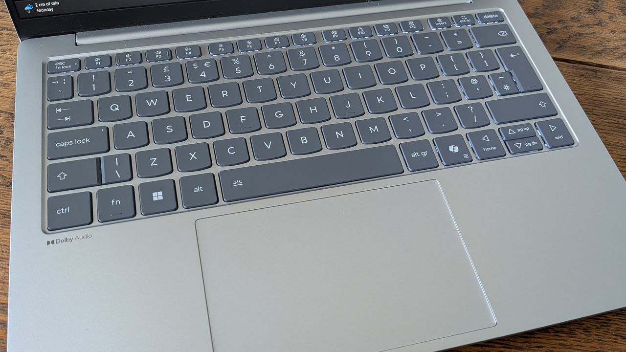The Lenovo Idea Pad Slim 5x Gen 11 on a desk