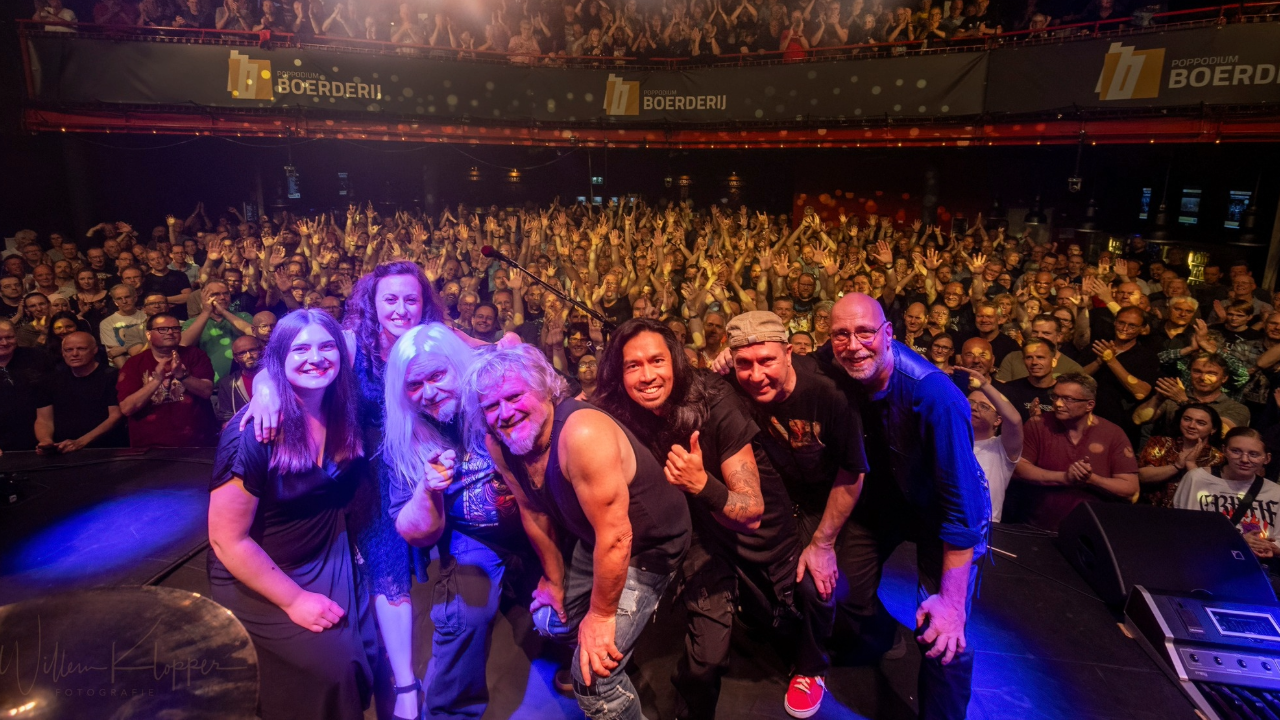 Pendragon live pic