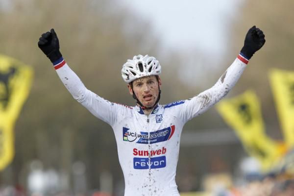 Kevin Pauwels takes the World Cup overall in Hoogerheide