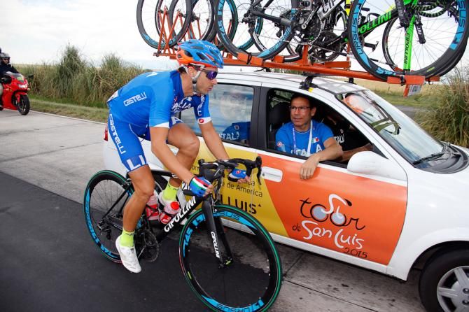 Davide Cassani talks with Mauro Finetto during the stage.