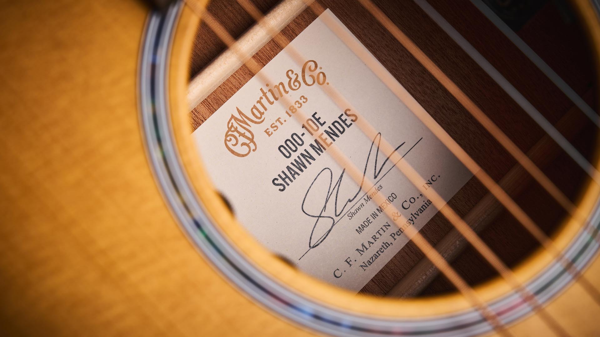 Martin Shawn Mendes 000-10E
