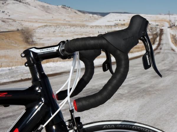 The anatomic-bend bars are comfortable for long cruises.