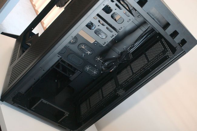 Thermaltake Tower 900 review: One of the best foundations for a custom ...