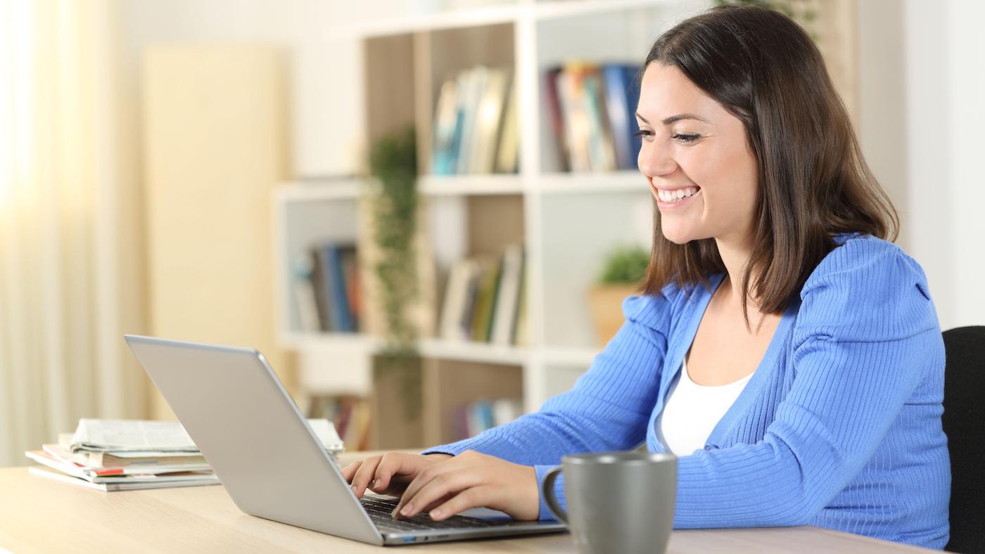Job vacancy at Horse &amp;amp; Hound: Happy woman writing, features assistant