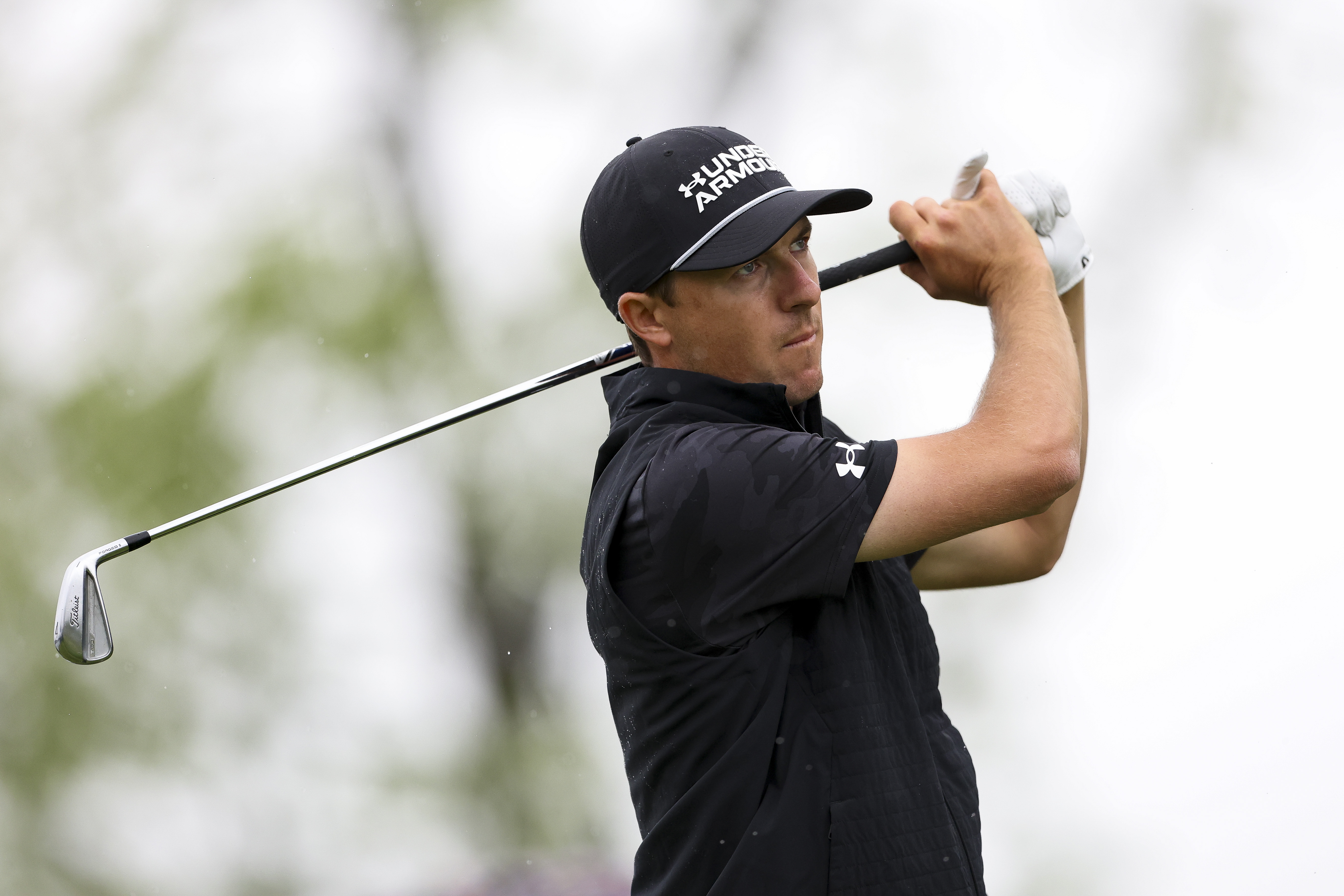 Jordan Spieth hits an iron shot