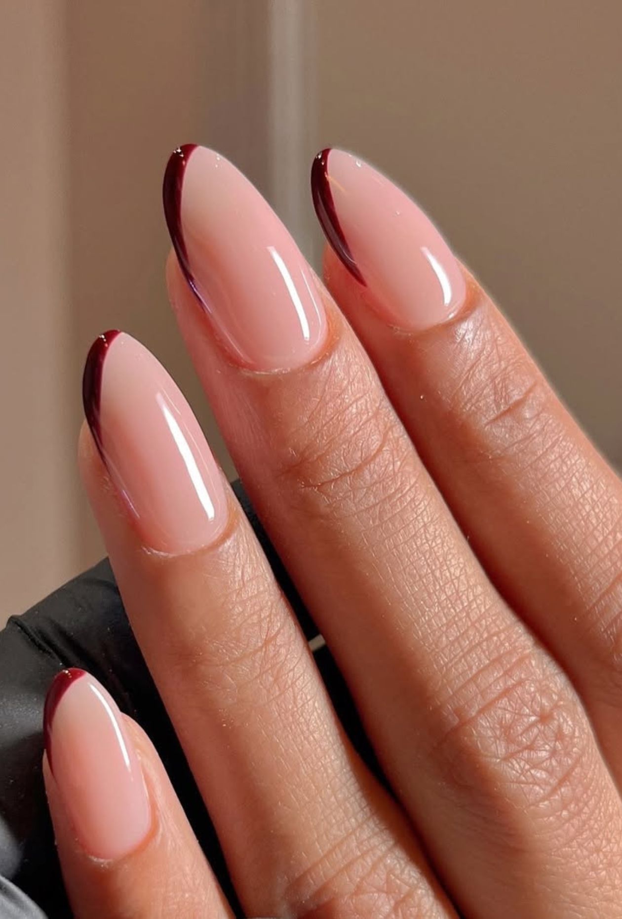 @corrinnabianca - Chic Red Nail Designs