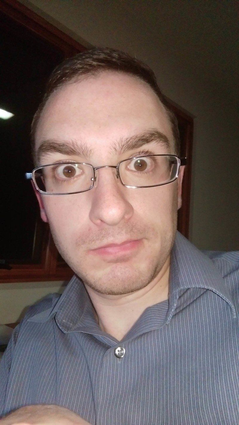 HTC Desire Eye front camera sample&mdash; with super-flattering flash