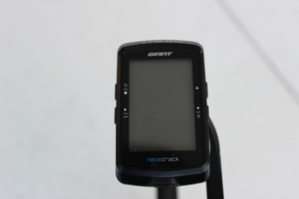 Giant's NeosTrack shows real-time Di2 gear selection, ratios and battery level. No word on whether it can display Pioneer's 360-degree power data