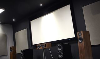 Projector screens: everything you need to know
