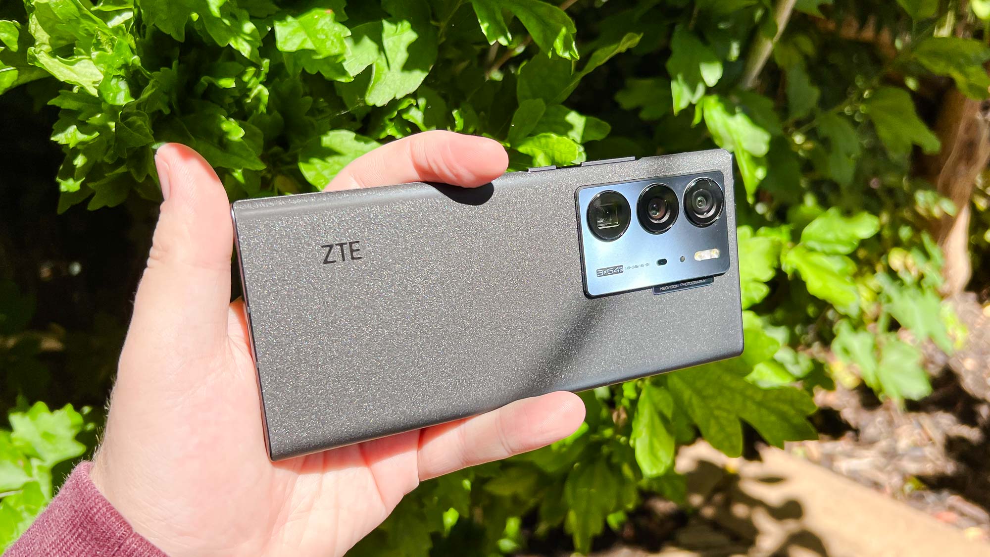 ZTE Axon 40 Ultra Review: Can This Flagship Compete With Android’s Best ...