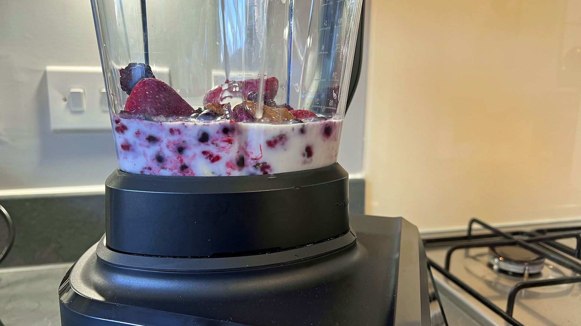 frozen berry smoothie