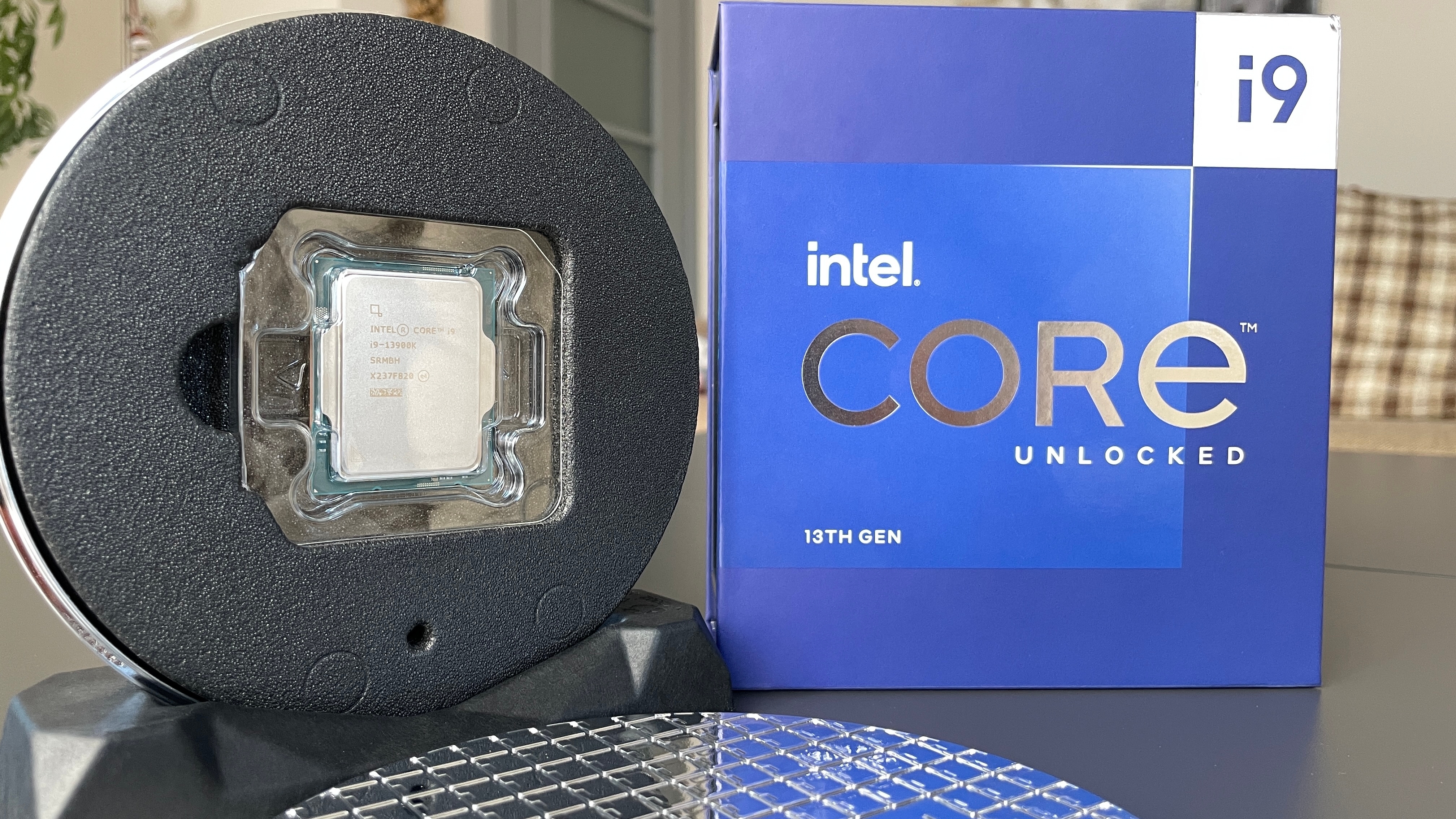 Core i9-13900K, Core i9-13900KS Get A Packaging Downgrade