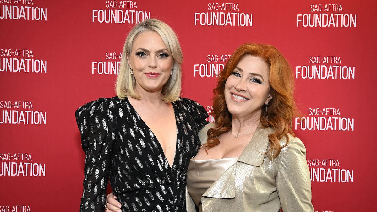 Lisa Ann Walter and Elaine Hendrix