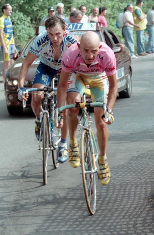 Pantani attacks Tonkov in 1998