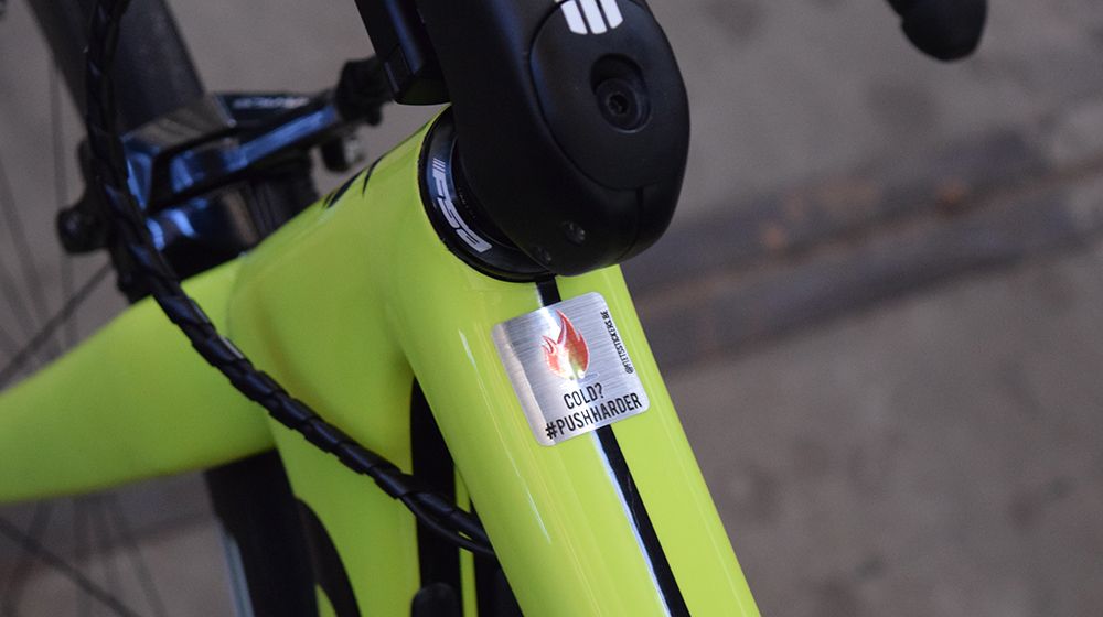 Several teams had these words of encouragement on their top tubes in the cold conditions
