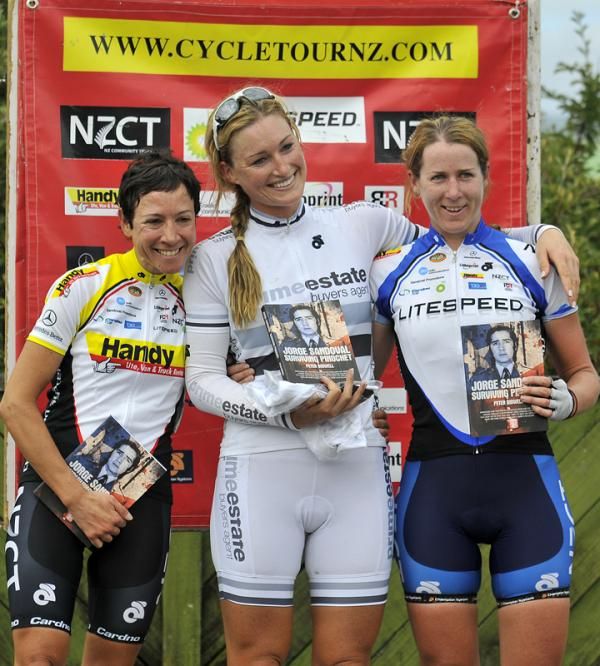 Stage podium (L-R): Gayle Brownlee (Handy Rentals Team), Irene Digenis (Prime Estate Team), Yvette Hill-Willis (Litespeed Team).