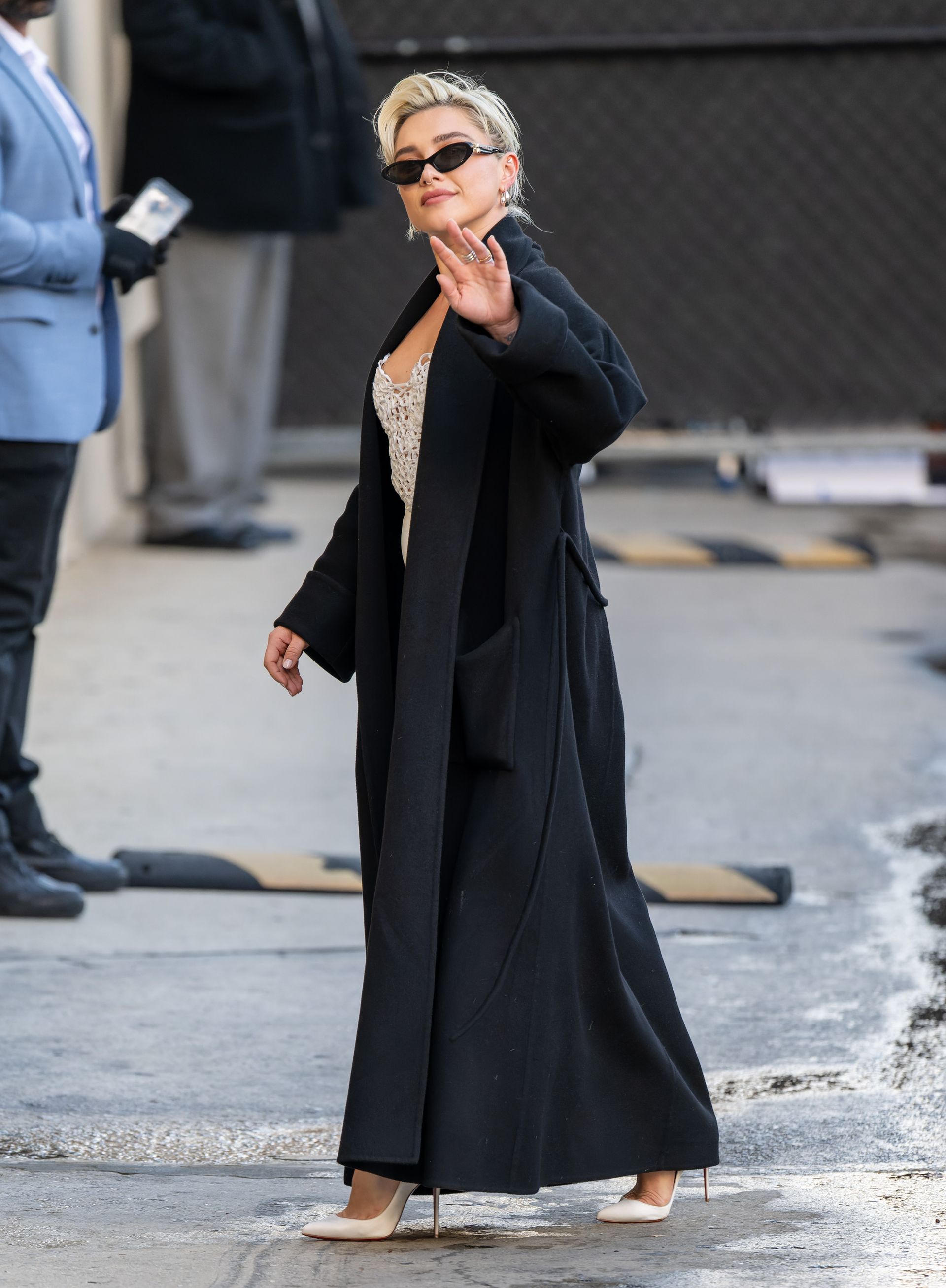 florence pugh red carpet dune tour outfits